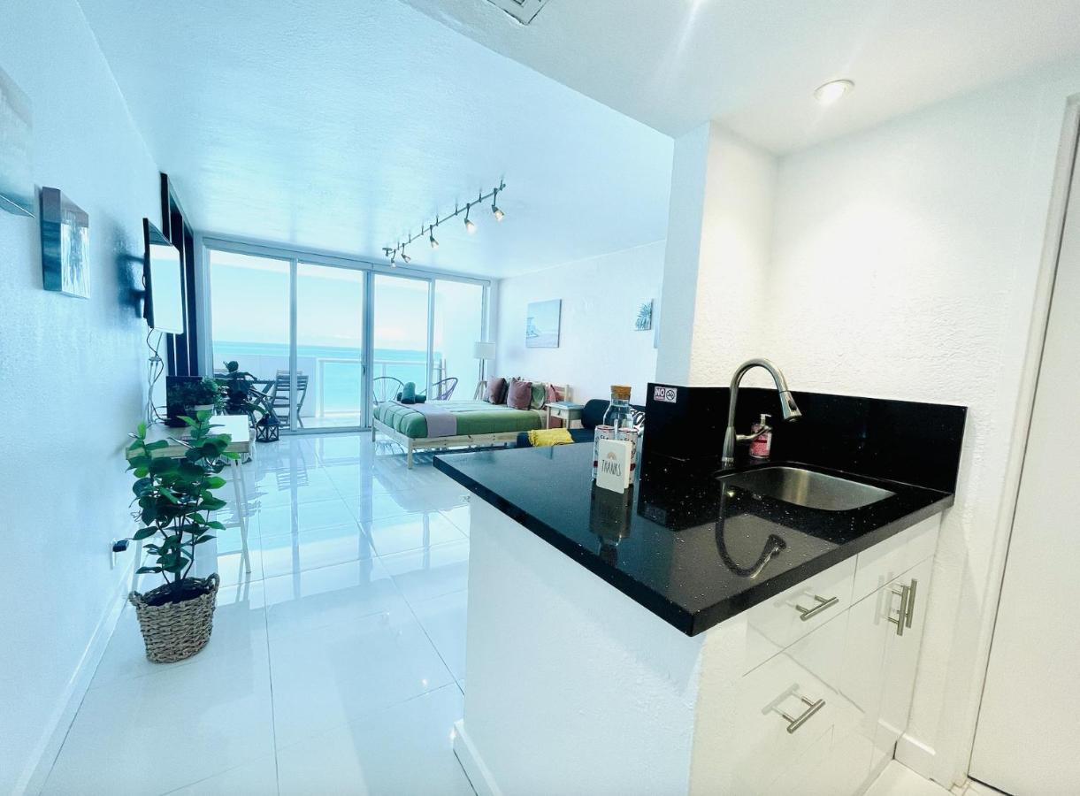 Balcony Direct Ocean Front. Free Valet Parking. Right At Ocean. Apartment Miami Beach Exterior photo